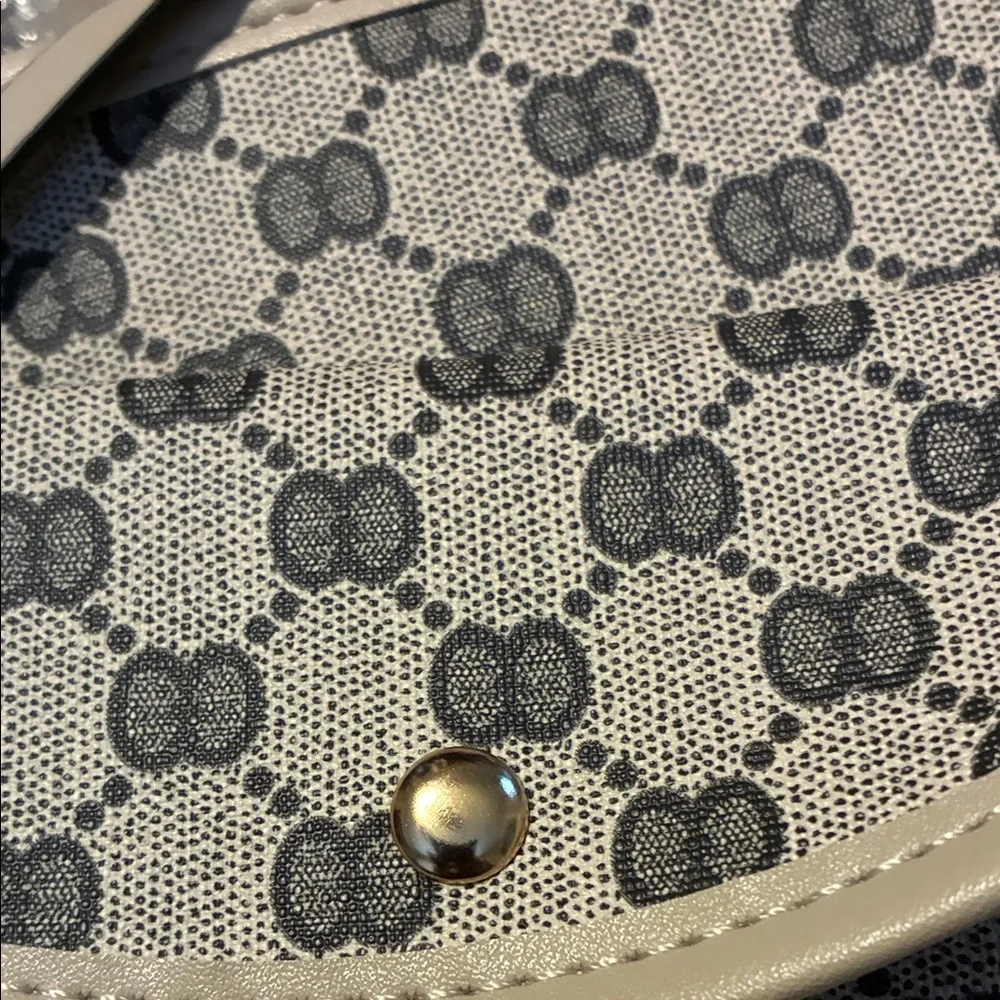 Beige and Black Tote Bag with wristlet - Picture 6 of 6